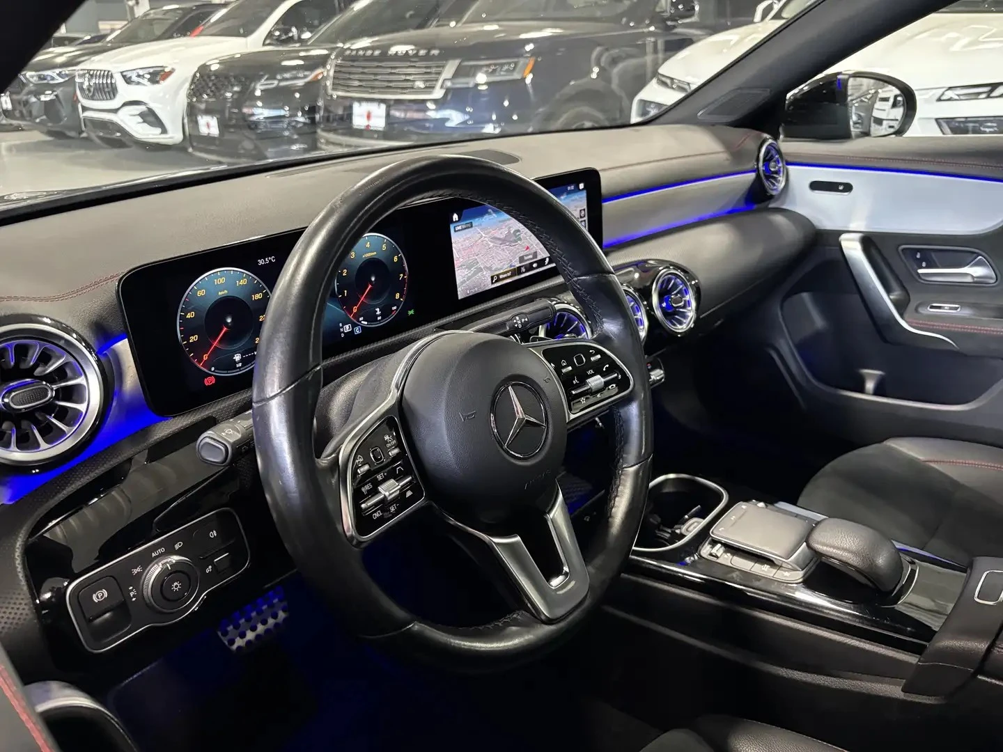 Mercedes-Benz CLA 250 4MATIC* AMG-LINE* PANOROOF* AMBIENT* , снимка 6 - Автомобили и джипове - 55241538