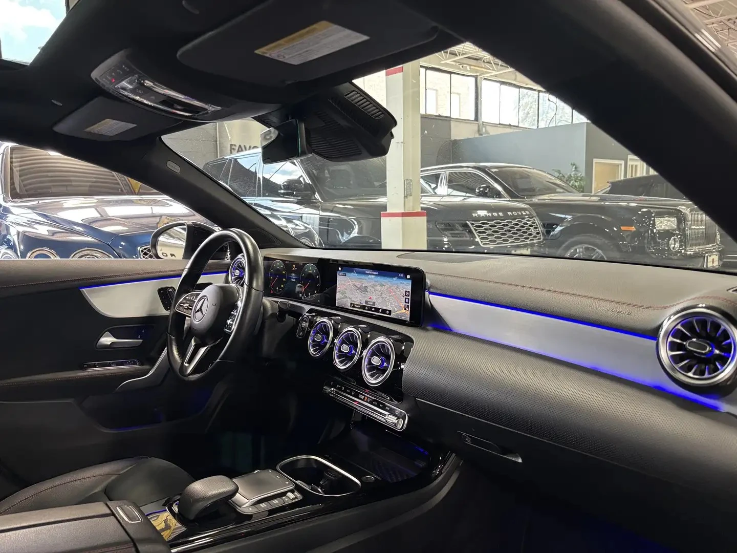 Mercedes-Benz CLA 250 4MATIC* AMG-LINE* PANOROOF* AMBIENT* , снимка 11 - Автомобили и джипове - 55241538