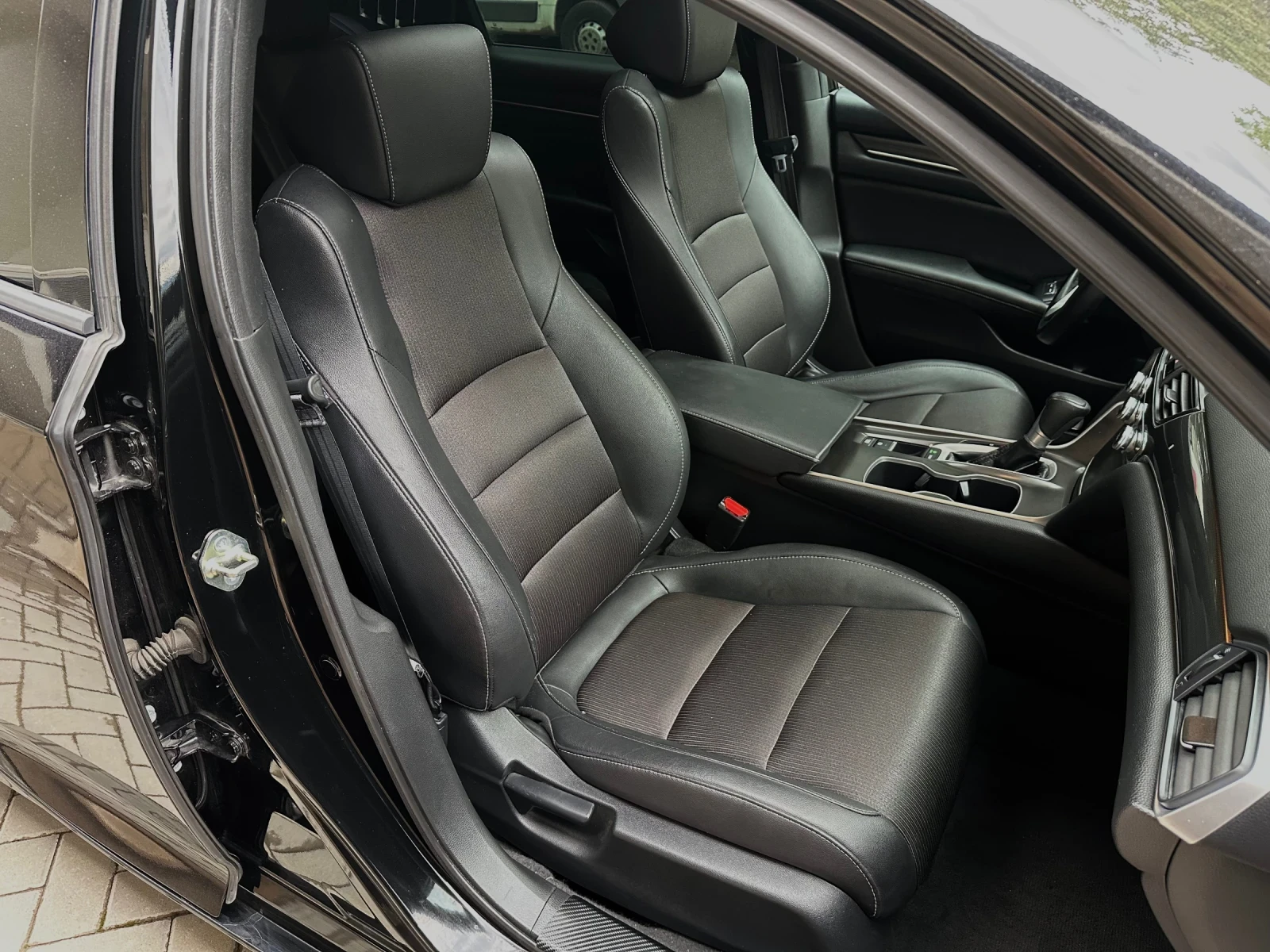 Honda Accord SPORT 1.5 VTEC TURBO, снимка 14 - Автомобили и джипове - 55254269