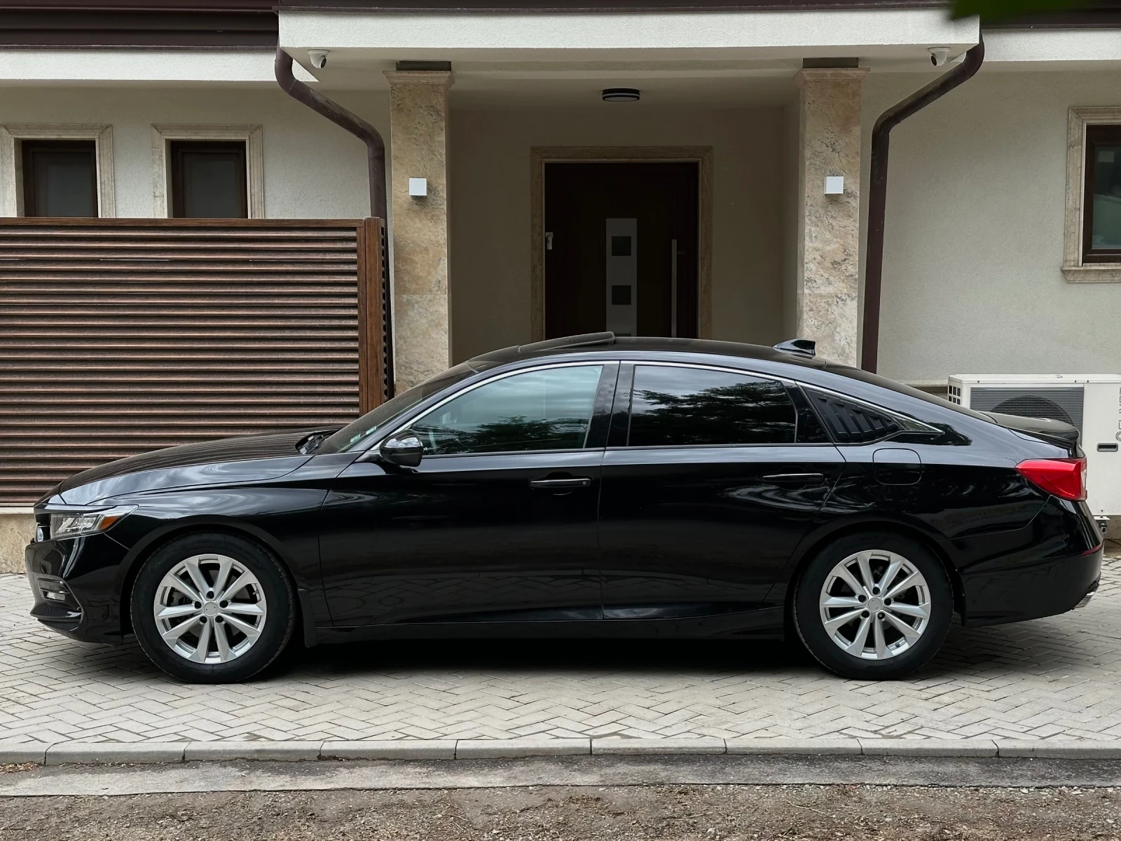 Honda Accord SPORT 1.5 VTEC TURBO, снимка 4 - Автомобили и джипове - 55254269