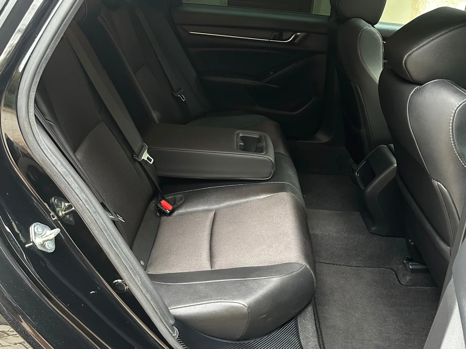 Honda Accord SPORT 1.5 VTEC TURBO, снимка 15 - Автомобили и джипове - 55254269