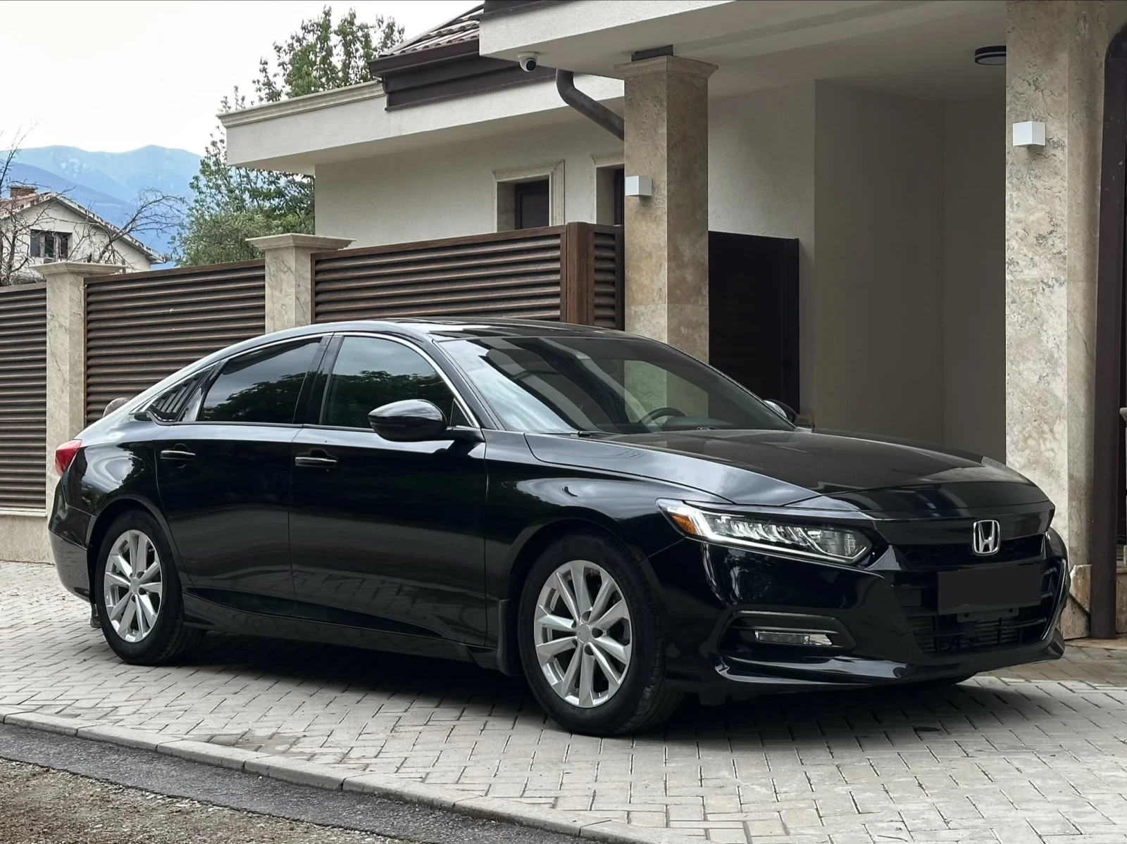 Honda Accord SPORT 1.5 VTEC TURBO, снимка 8 - Автомобили и джипове - 55254269