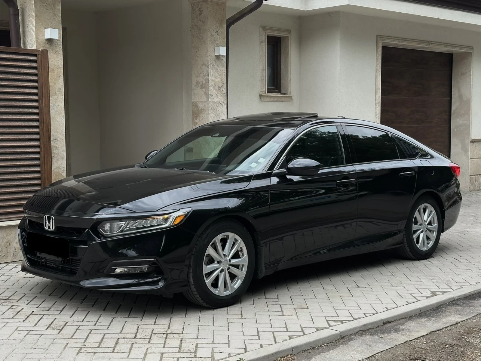 Honda Accord SPORT 1.5 VTEC TURBO, снимка 2 - Автомобили и джипове - 55254269