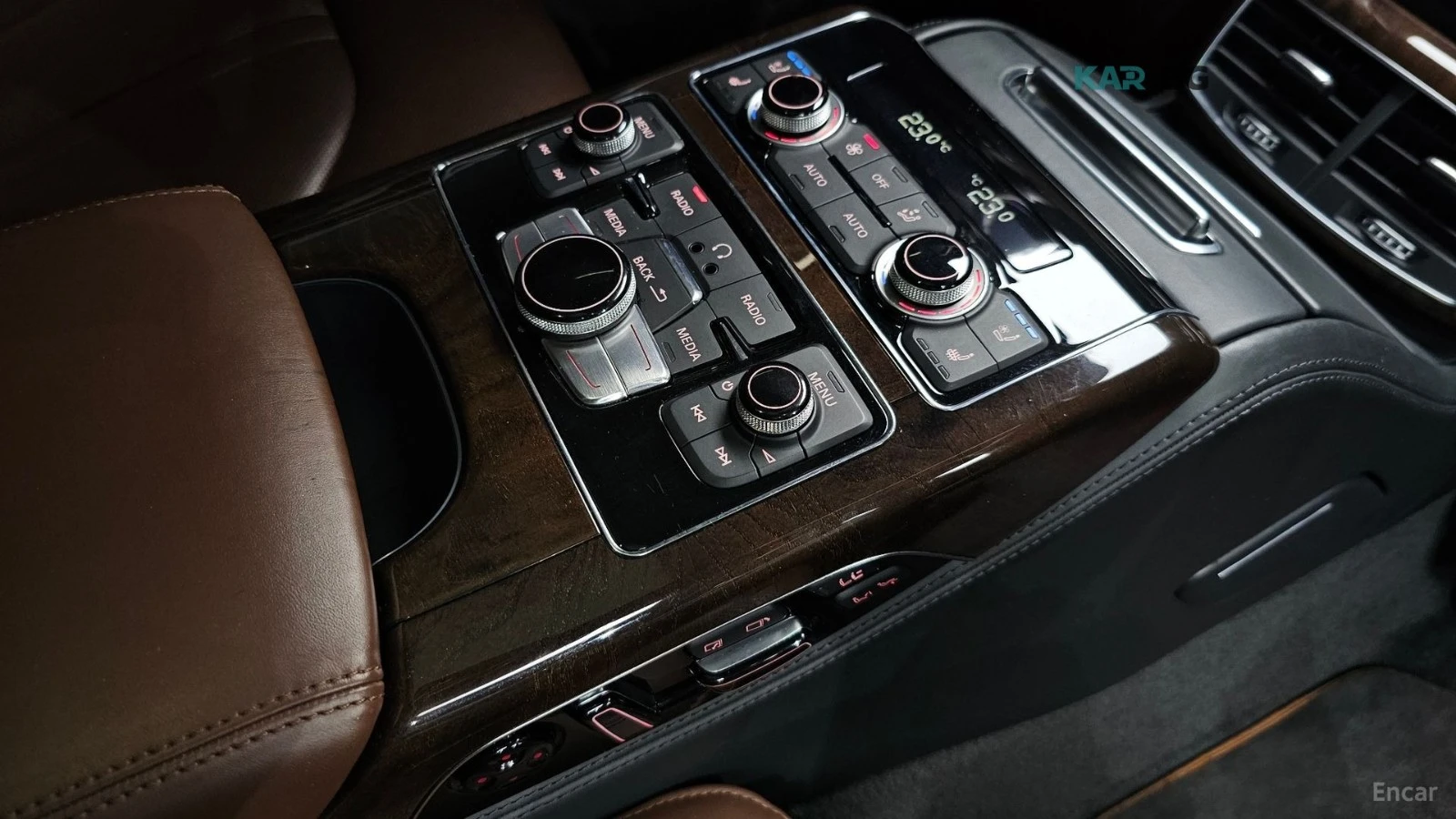 Audi A8 L / 4.0T / DISTRONIC / BUSSINESS PKG / 360 / ФУЛЛ , снимка 16 - Автомобили и джипове - 55265456