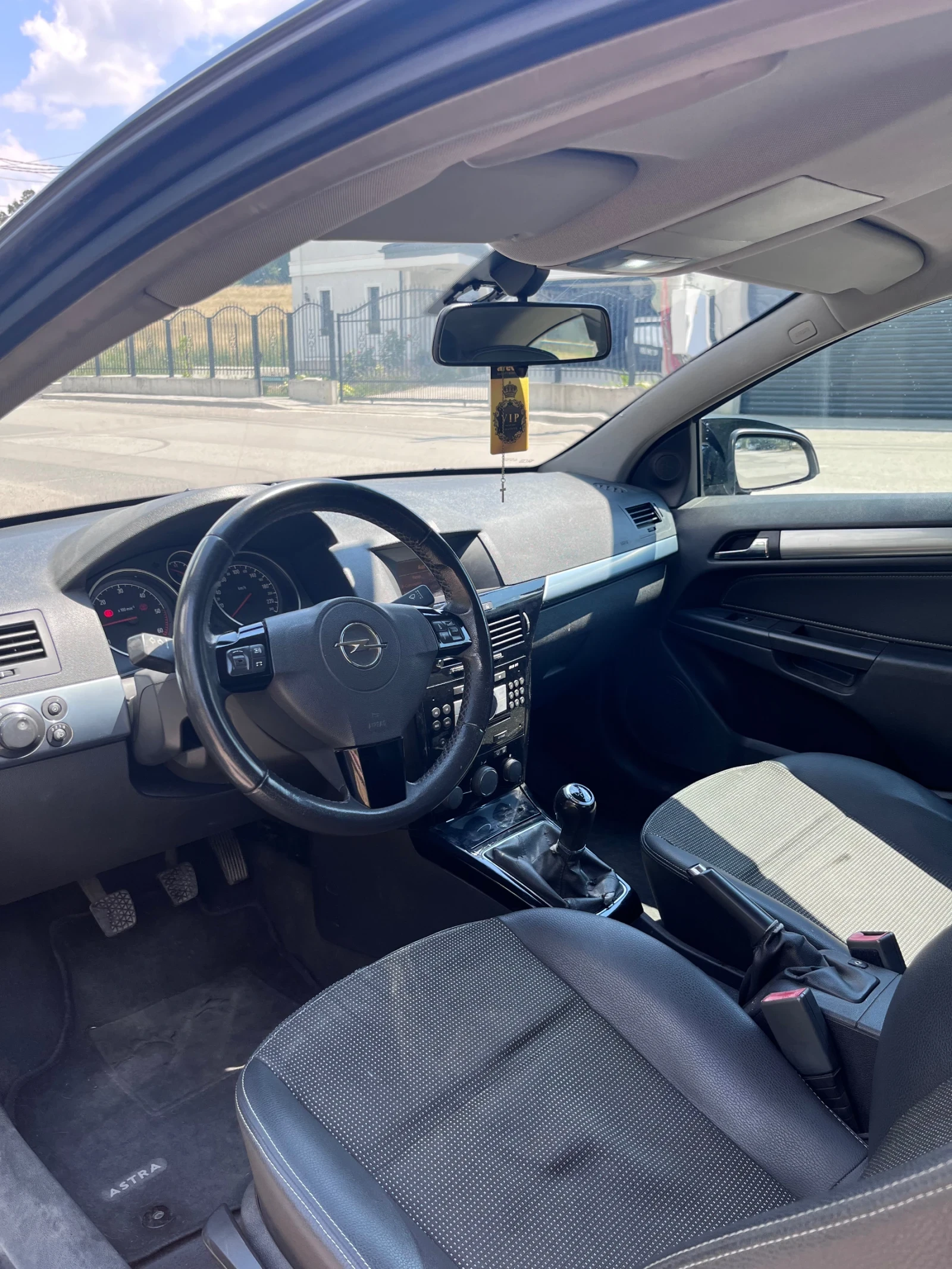 Opel Astra H GTC Z17DTR, снимка 8 - Автомобили и джипове - 55712920