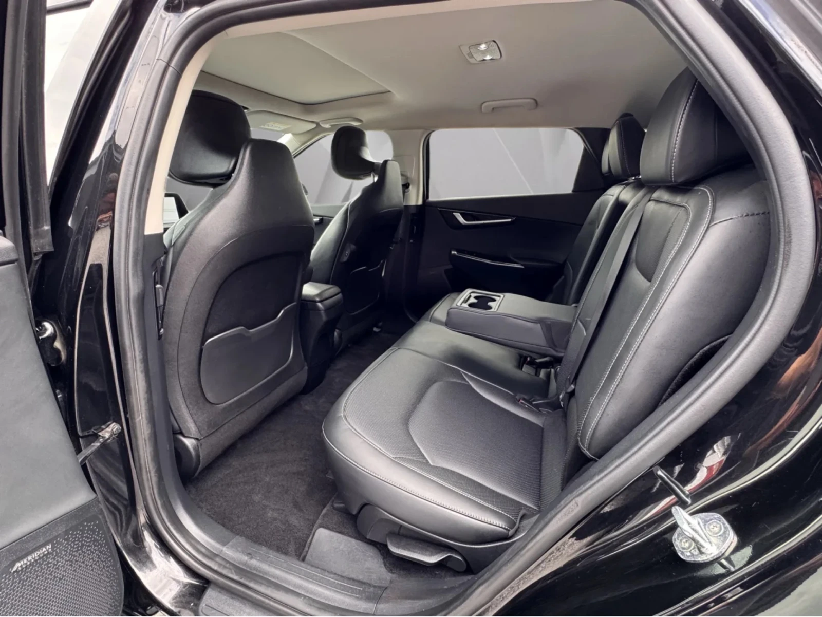 Kia EV6 77.4KWH 325КС. 4Х4 ПАНОРАМА MERIDIAN ДИСТРОНИК, снимка 14 - Автомобили и джипове - 55646614