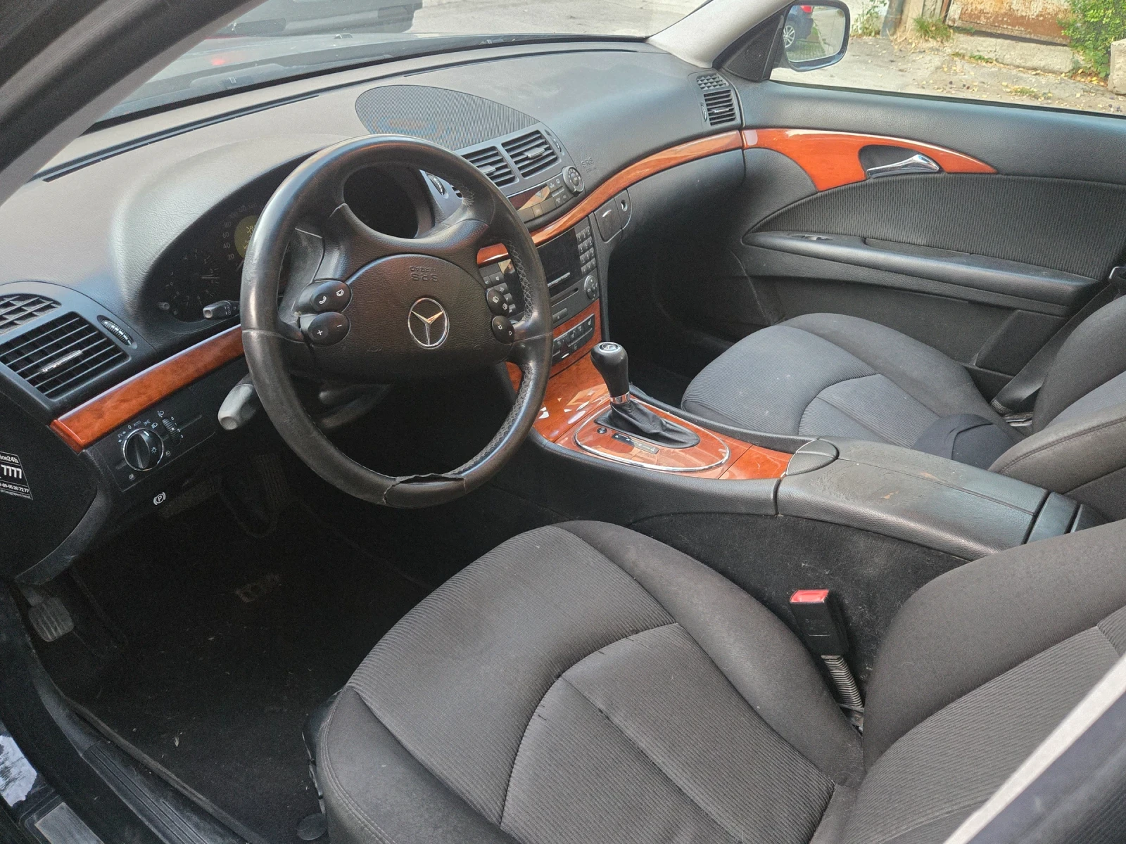 Mercedes-Benz E 200, снимка 6 - Автомобили и джипове - 55648714