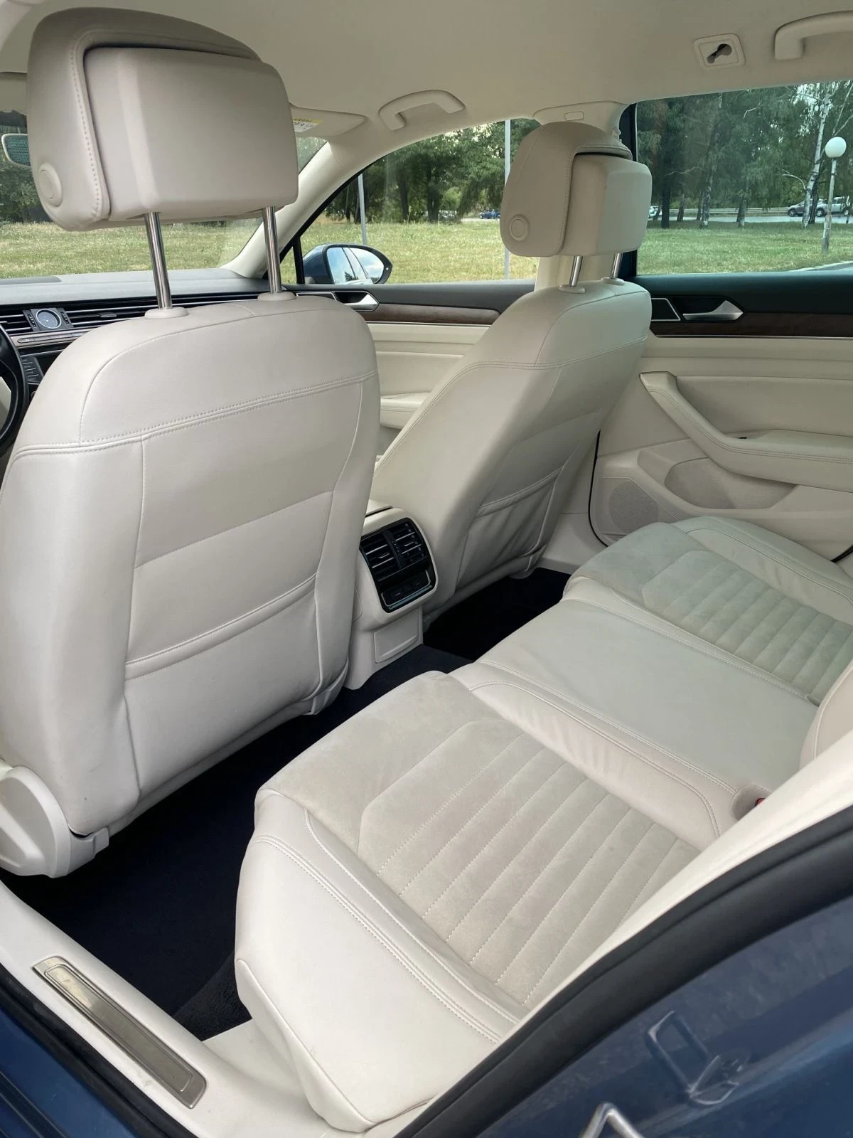 VW Passat B8 VARIANT 2.0 TDI/190 к.с/LED/NAVI/ACC, снимка 4 - Автомобили и джипове - 56293127
