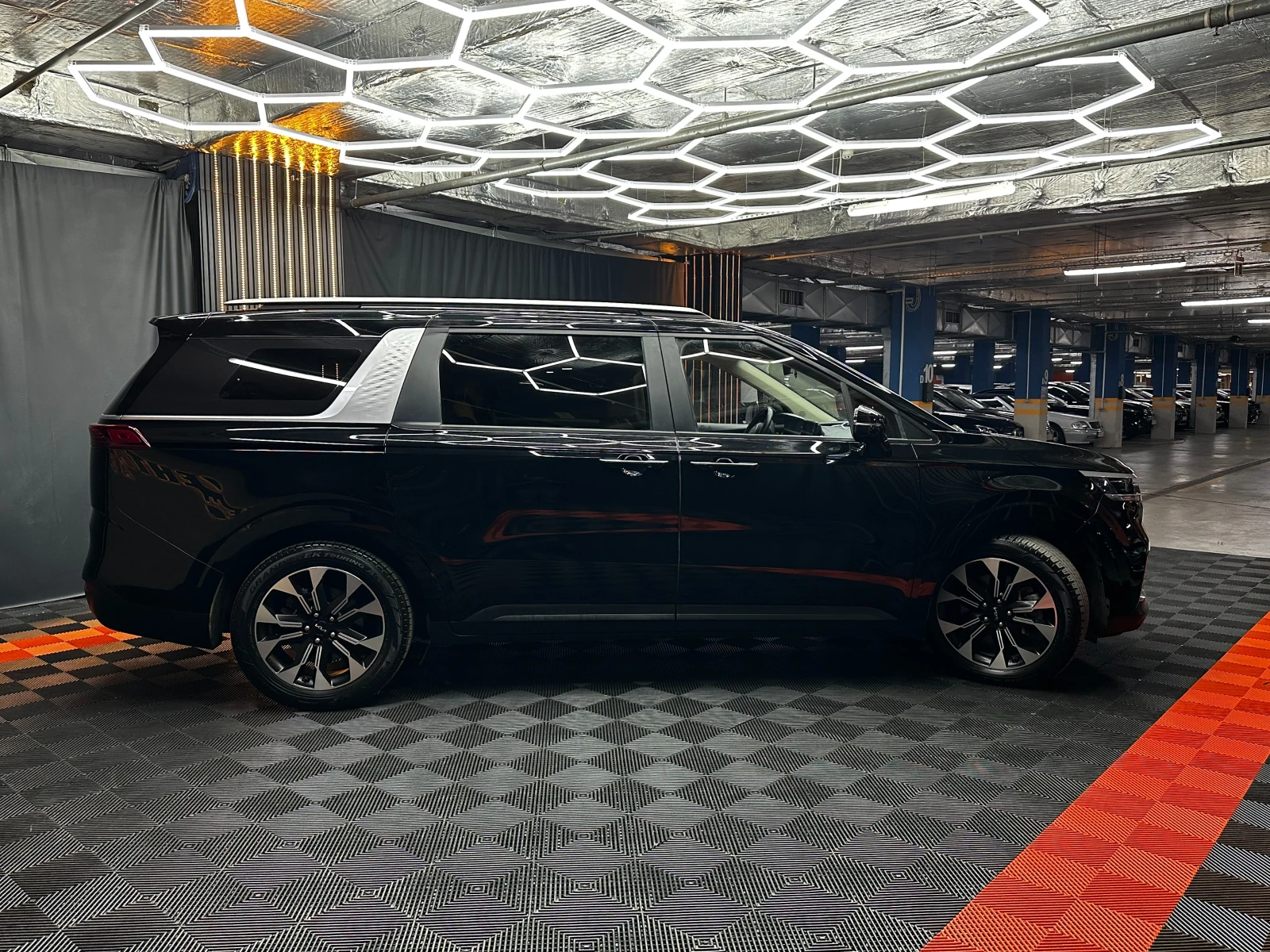 Kia Carnival 3.5i 294��/72000��/��������/9 ����� | Mobile.bg � ����������� 4