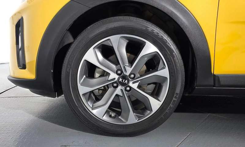 Kia Stonic 1.4 Trendy * НАЙ-ДОБРА ЦЕНА В БЪЛГАРИЯ* , снимка 5 - Автомобили и джипове - 52112464