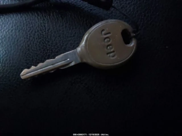 Jeep Wrangler SPORT* Fog Lights* Anti-Lock Brakes* Клип на мотор, снимка 14 - Автомобили и джипове - 53330899