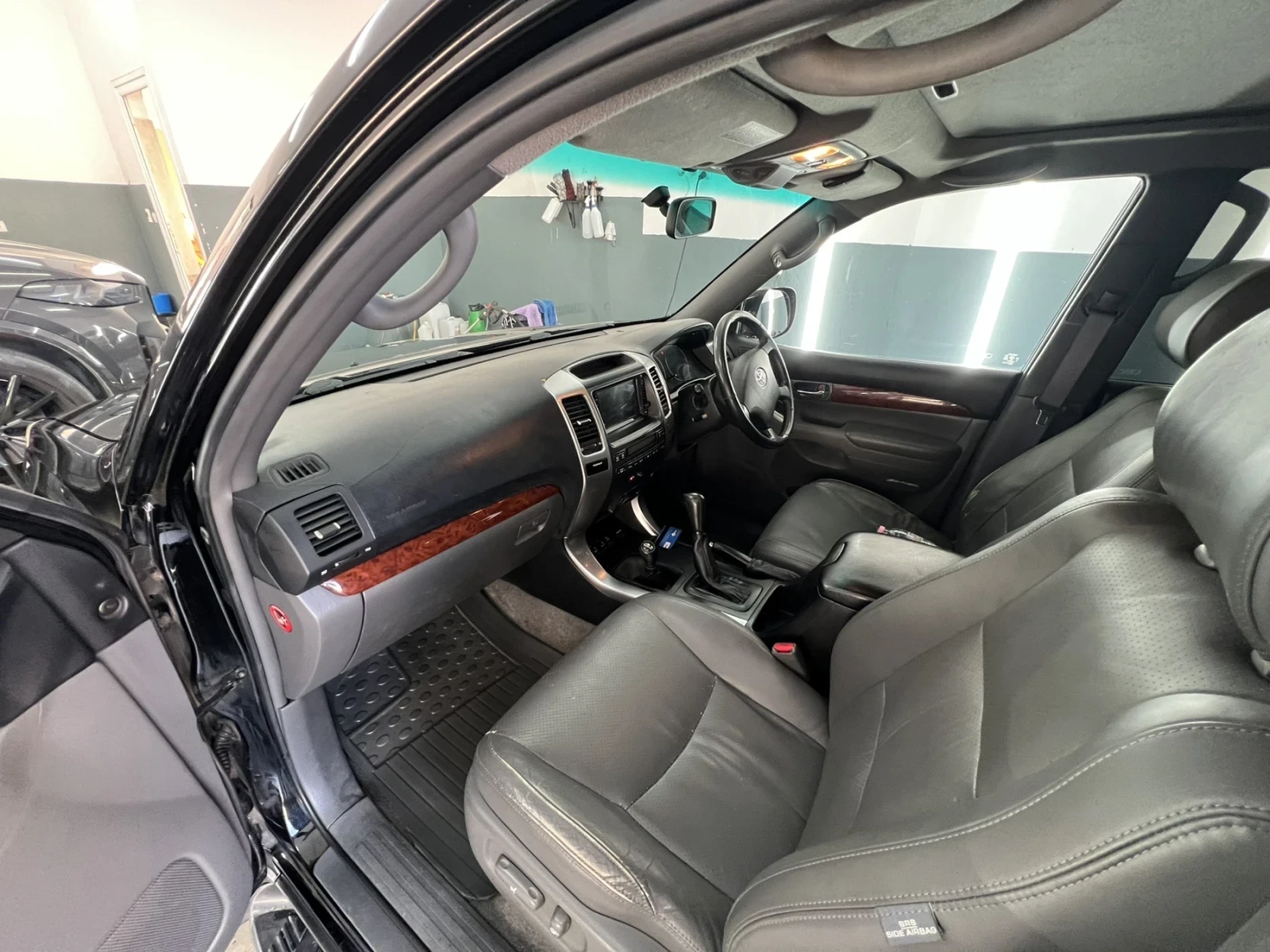 Toyota Land cruiser 3.0 TDi 5 speed auto, снимка 8 - Автомобили и джипове - 54157459