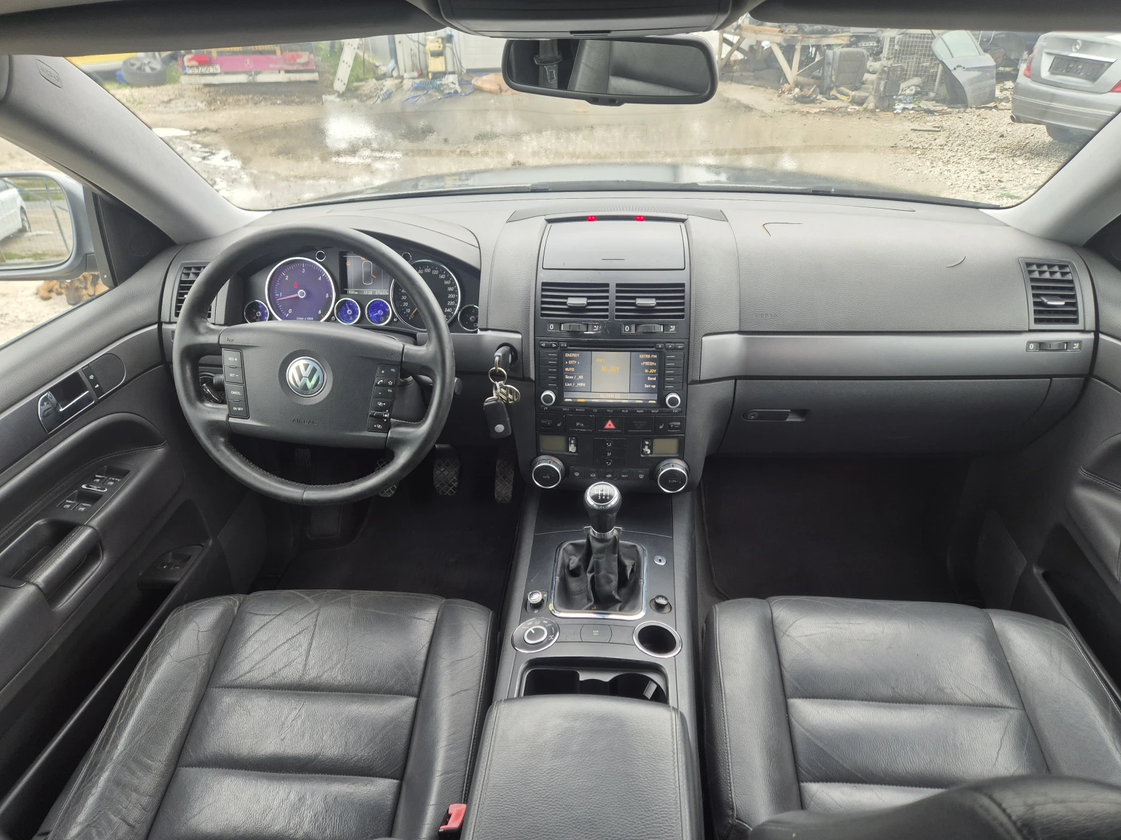 VW Touareg Ръчка 6ск, снимка 16 - Автомобили и джипове - 54168552