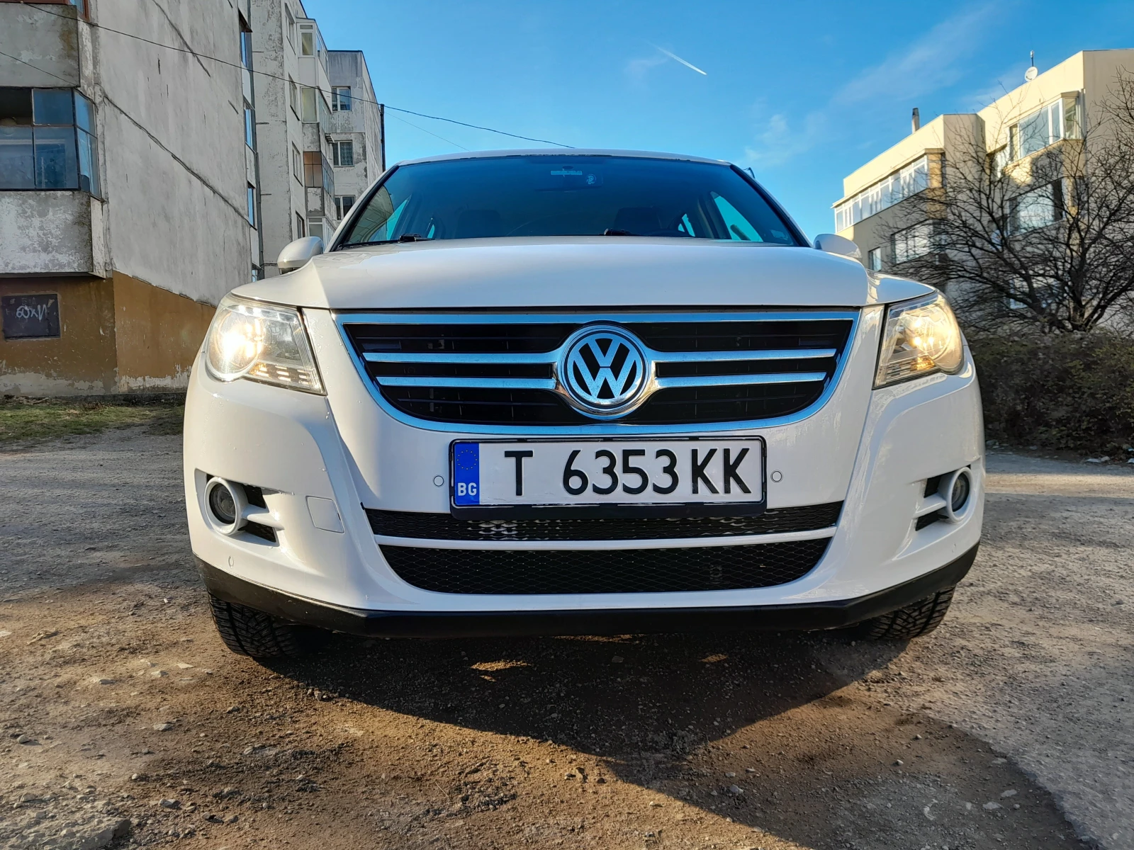 VW Tiguan BLUEMOTION, снимка 2 - Автомобили и джипове - 54293955