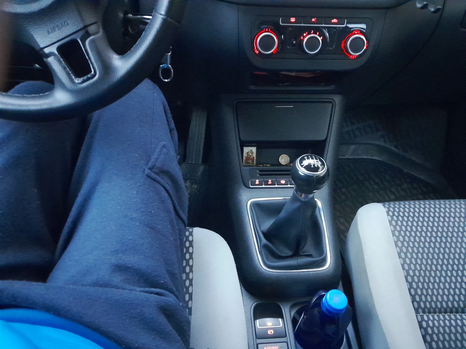 VW Tiguan BLUEMOTION, снимка 11 - Автомобили и джипове - 54293955