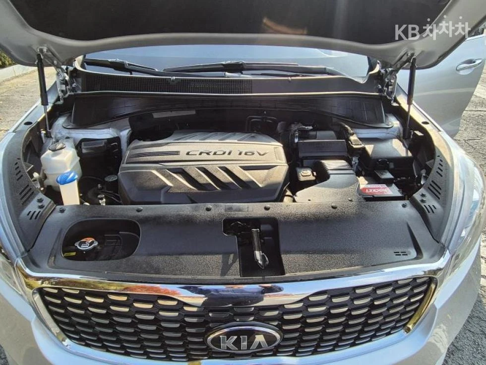Kia Sorento 2WD, снимка 16 - Автомобили и джипове - 54410535