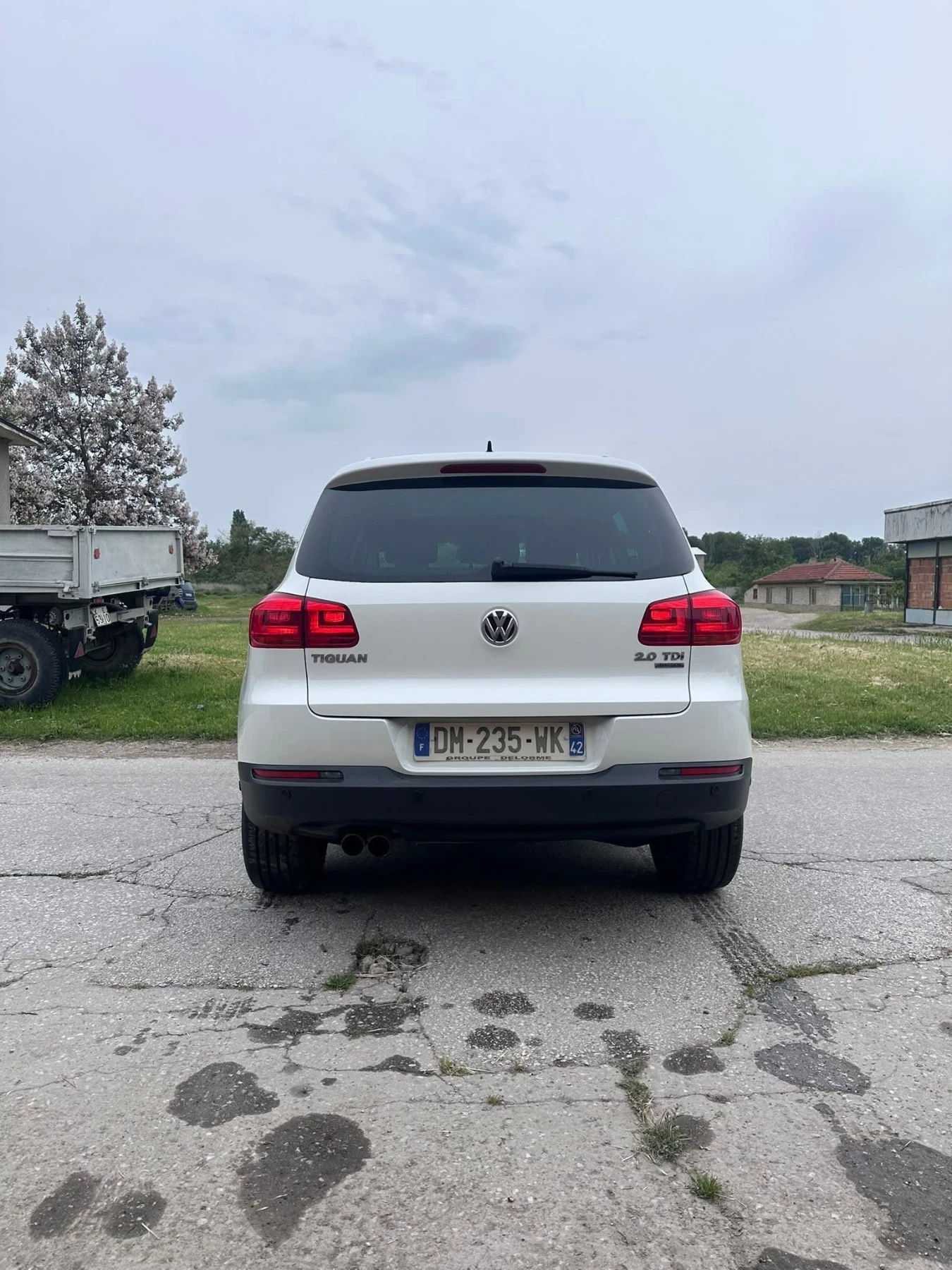VW Tiguan Cup Sport & Style 2.0 TDI 4x4/Blu* Pano* Navi* Led, снимка 4 - Автомобили и джипове - 55995631