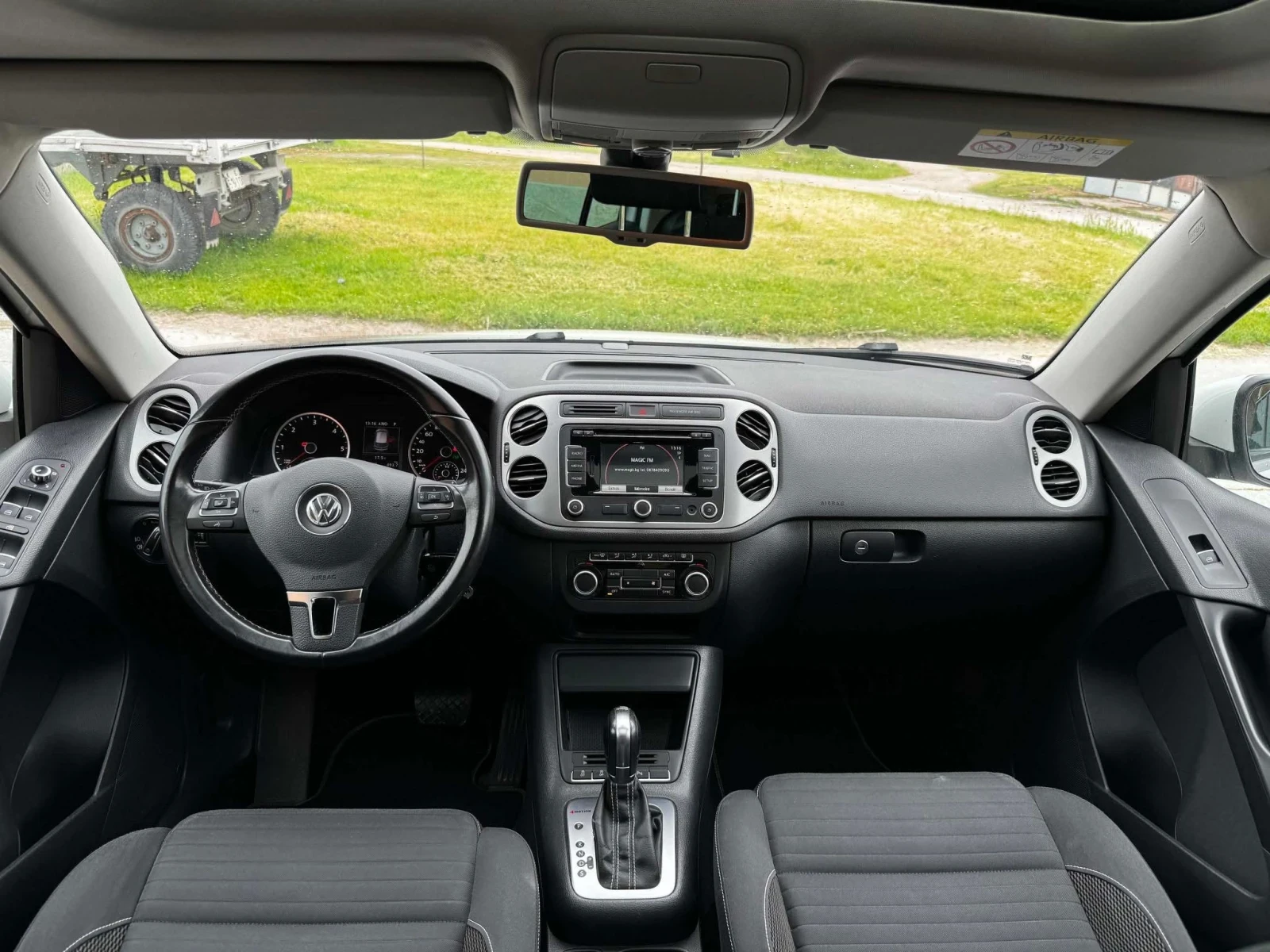 VW Tiguan Cup Sport & Style 2.0 TDI 4x4/Blu* Pano* Navi* Led, снимка 12 - Автомобили и джипове - 55995631