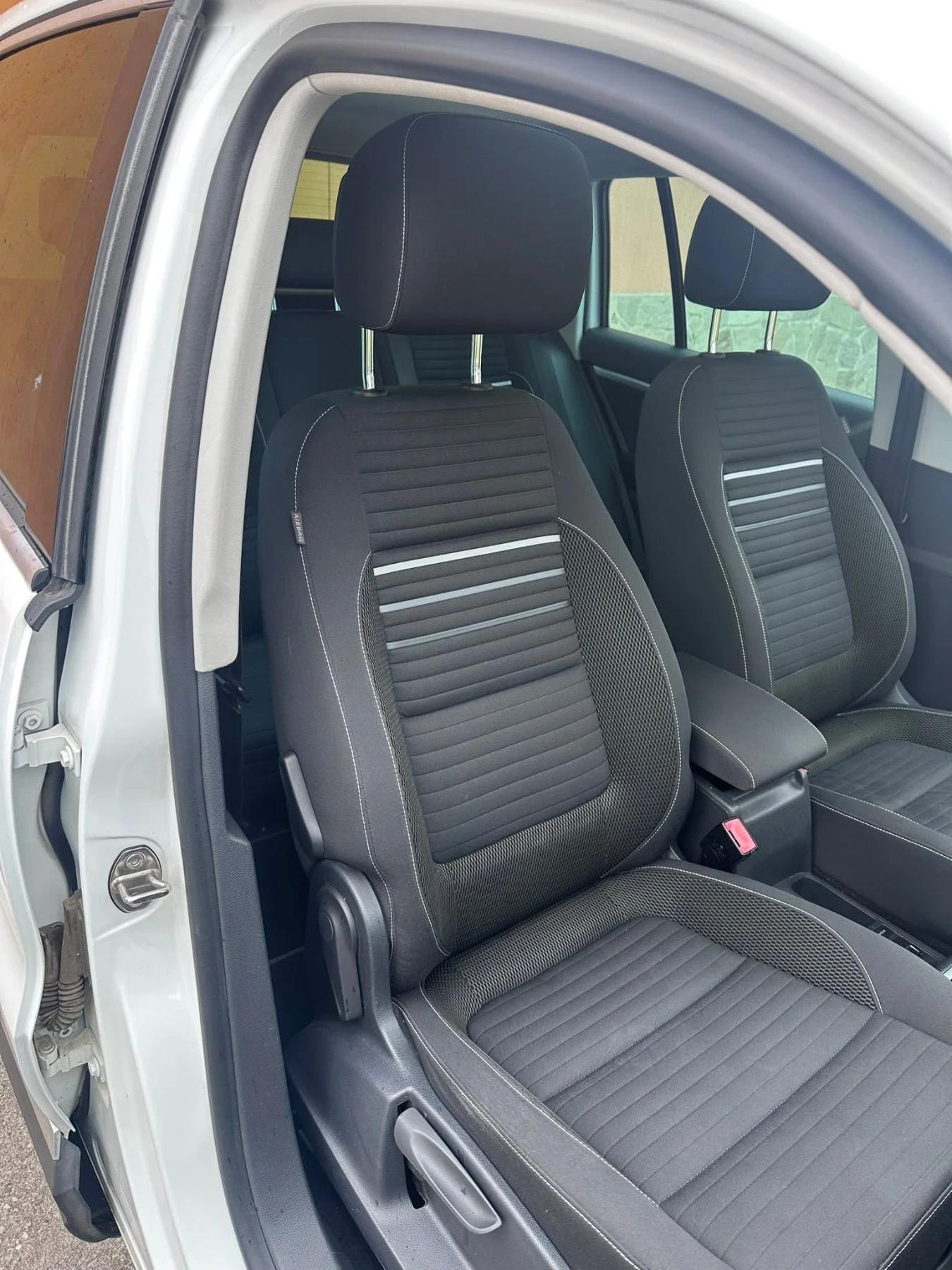 VW Tiguan Cup Sport & Style 2.0 TDI 4x4/Blu* Pano* Navi* Led, снимка 11 - Автомобили и джипове - 55995631