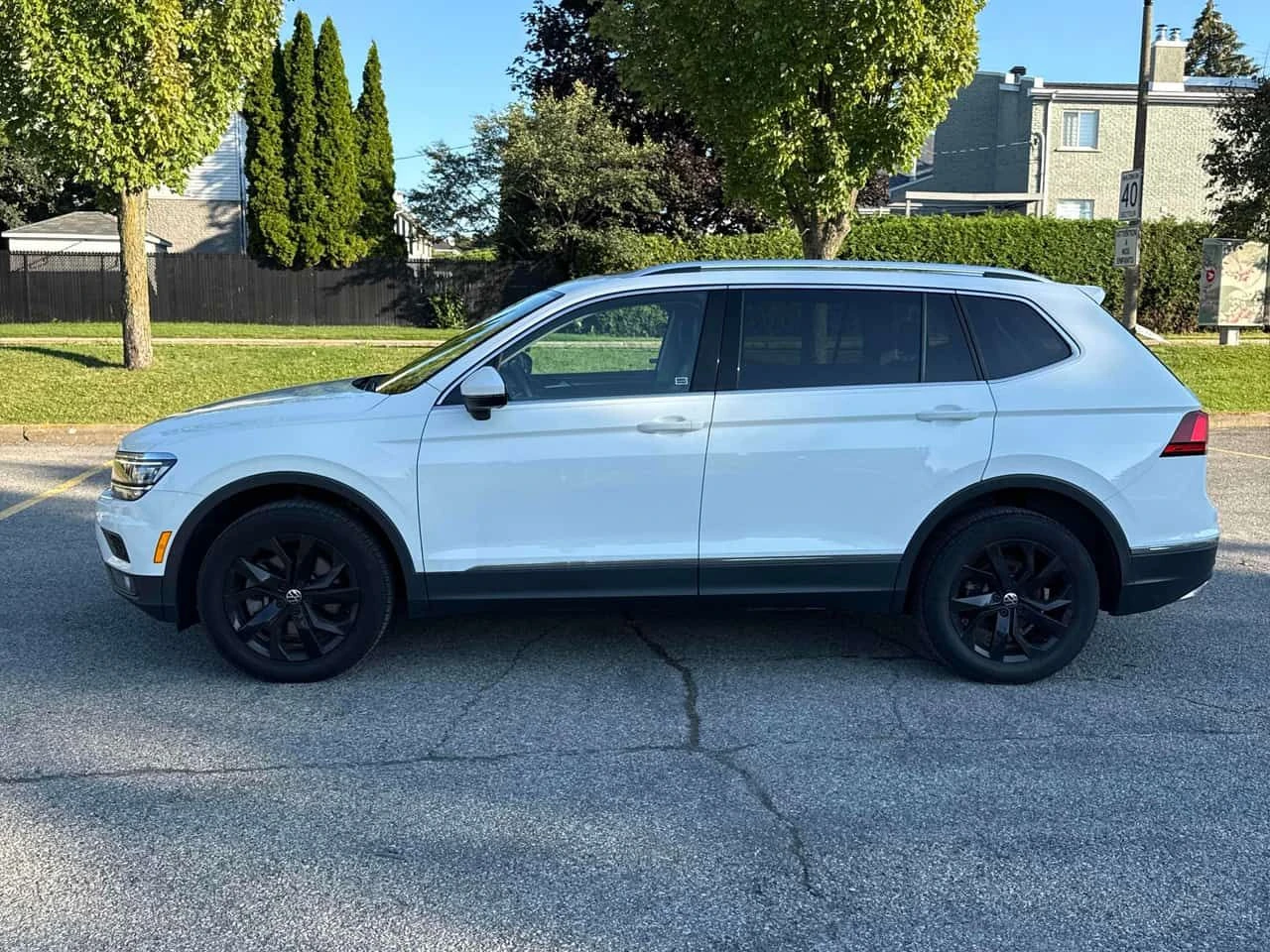 VW Tiguan * Highline * CARFAX * ОПЦИЯ ЗА ФИНАНСИРАНЕ , снимка 2 - Автомобили и джипове - 55590797