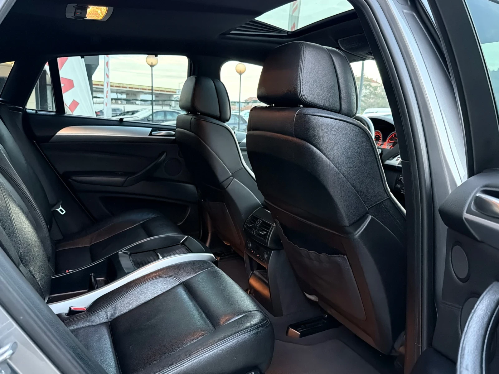 BMW X6 Нов Двигател/Keyles/Softclose/Head up, снимка 11 - Автомобили и джипове - 56227129
