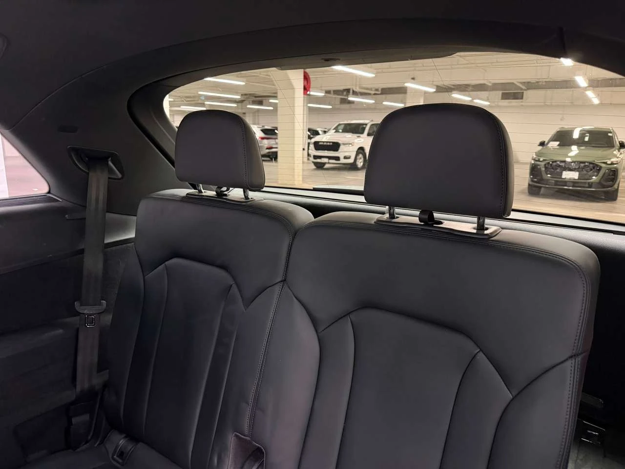 Audi Q7 Technik, снимка 15 - Автомобили и джипове - 56437346
