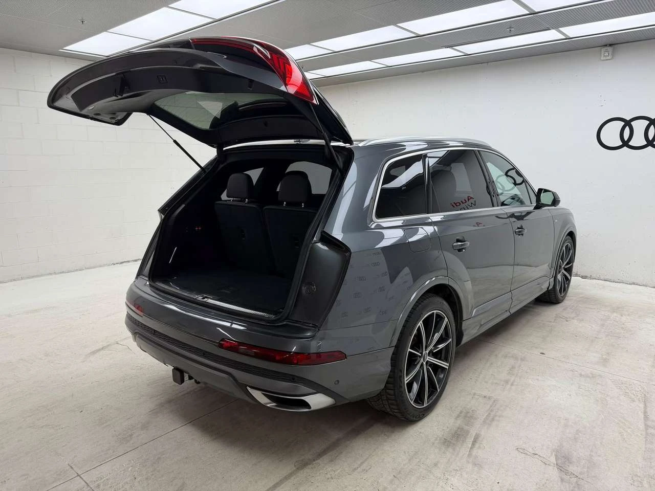 Audi Q7 Technik, снимка 16 - Автомобили и джипове - 56437346
