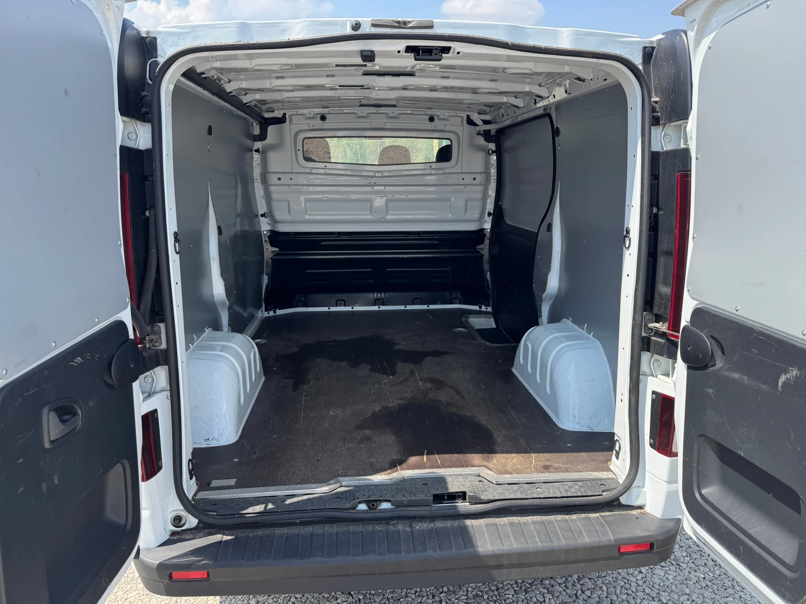 Opel Vivaro Vivaro b - изображение 5