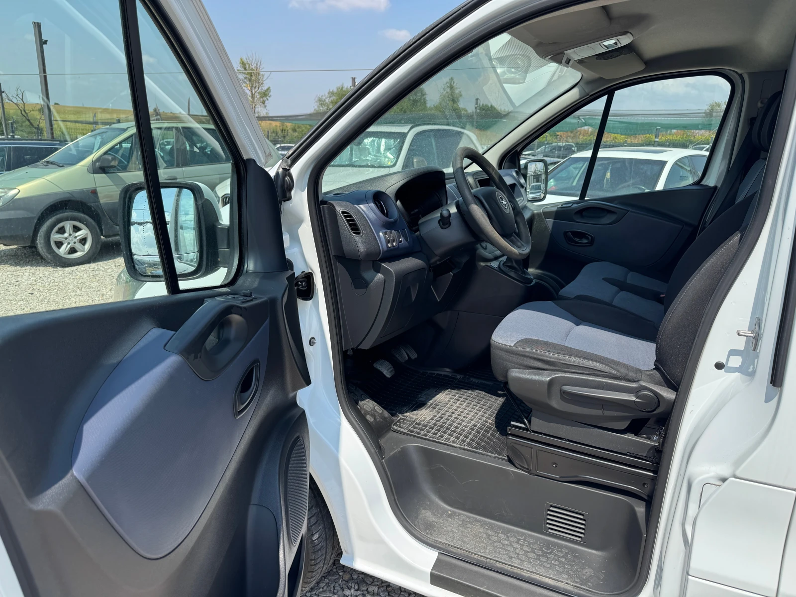 Opel Vivaro Vivaro b - изображение 6
