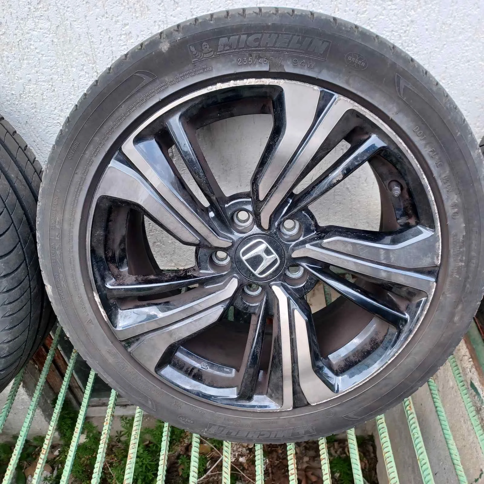    235/45R17  Honda Civic | Mobile.bg   3