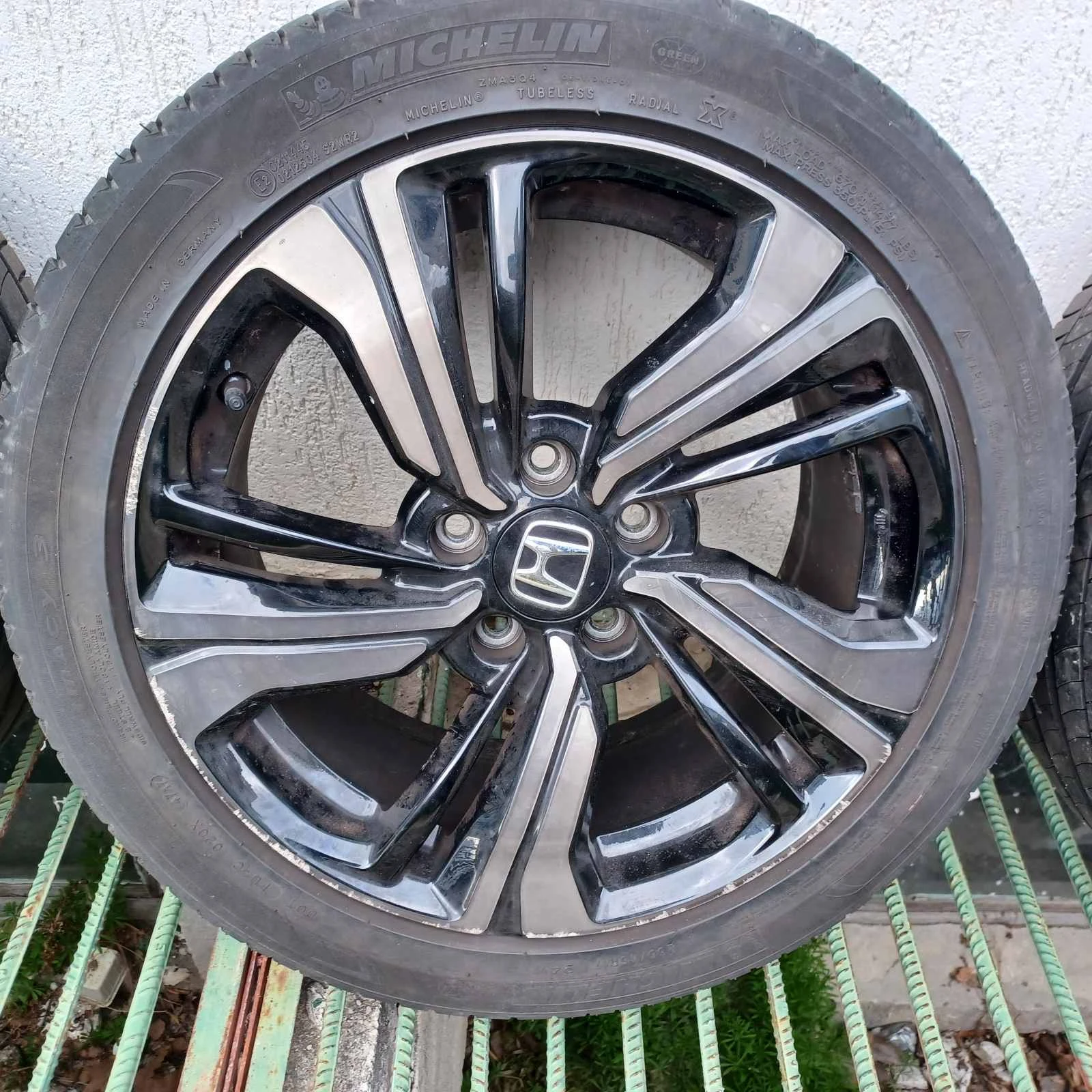    235/45R17  Honda Civic | Mobile.bg   5