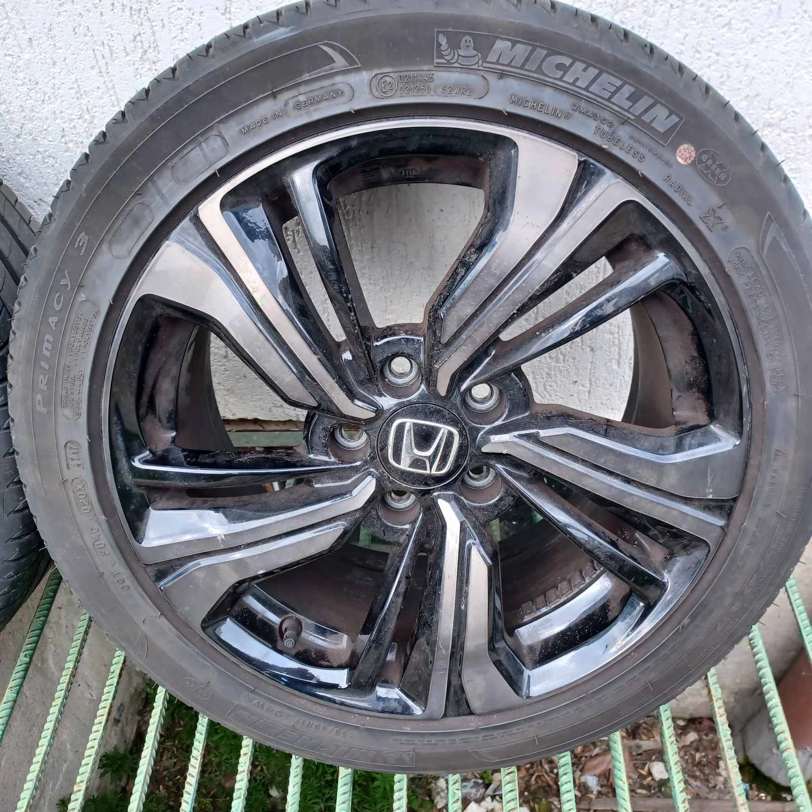    235/45R17  Honda Civic | Mobile.bg   2