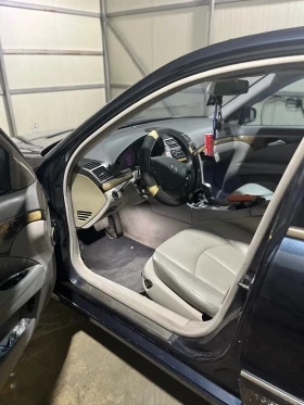  Mercedes-Benz E 320