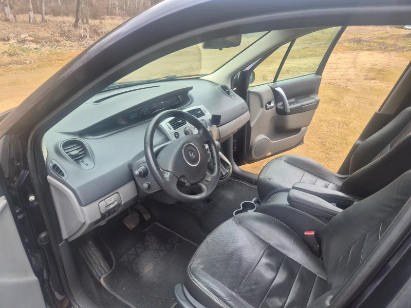 Renault Grand scenic, снимка 10 - Автомобили и джипове - 48933101