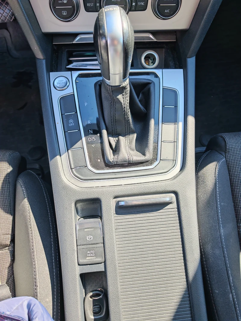 VW Passat, снимка 6 - Автомобили и джипове - 52254074
