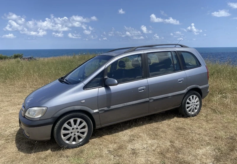 Opel Zafira 1.6, снимка 4 - Автомобили и джипове - 51544017
