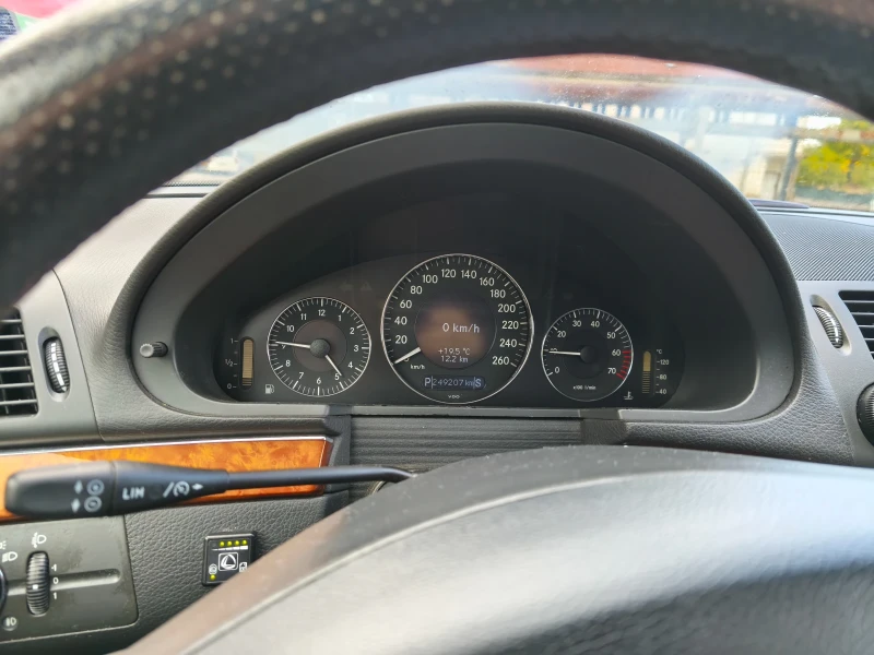 Mercedes-Benz E 240 4-matic LPG, снимка 6 - Автомобили и джипове - 52502436