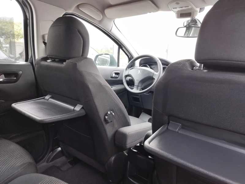 Peugeot 5008 1.6HDI 112кс ИТАЛИЯ, снимка 12 - Автомобили и джипове - 52145162