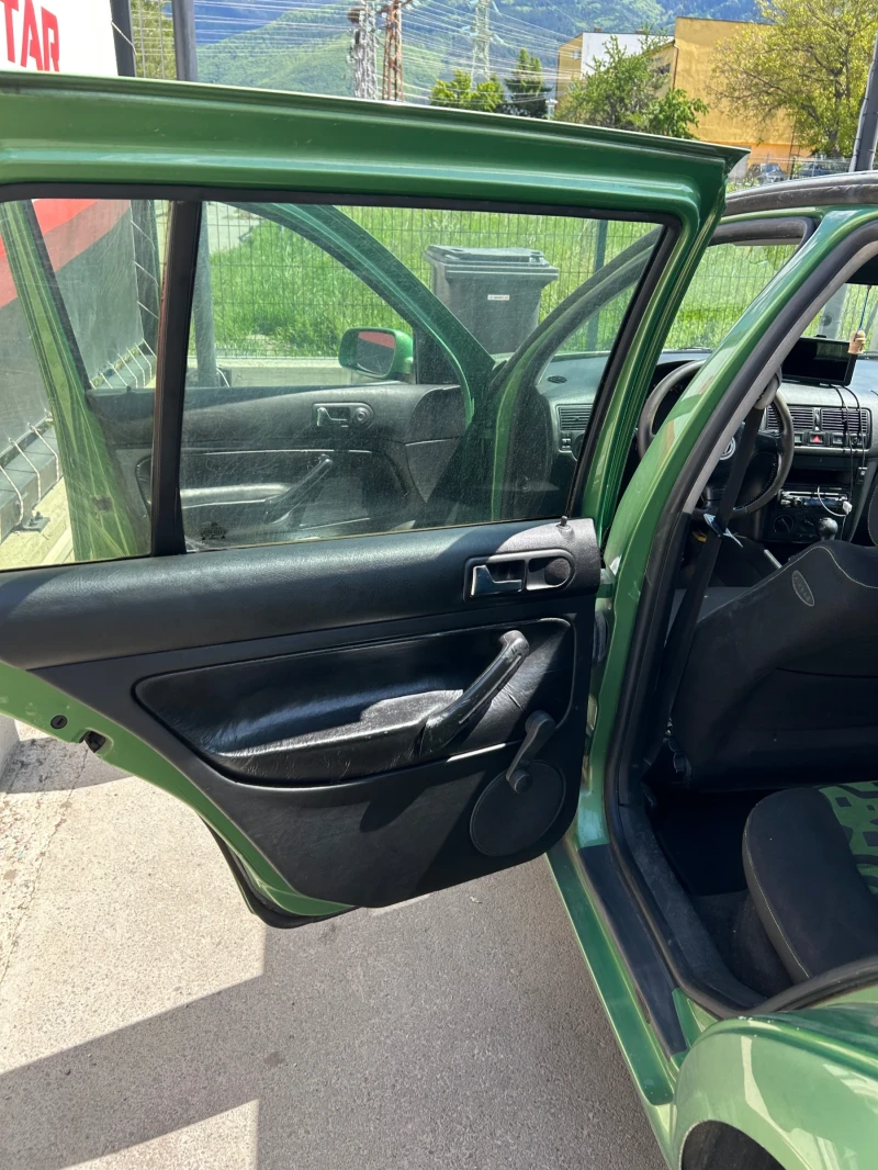 VW Golf, снимка 12 - Автомобили и джипове - 52828888