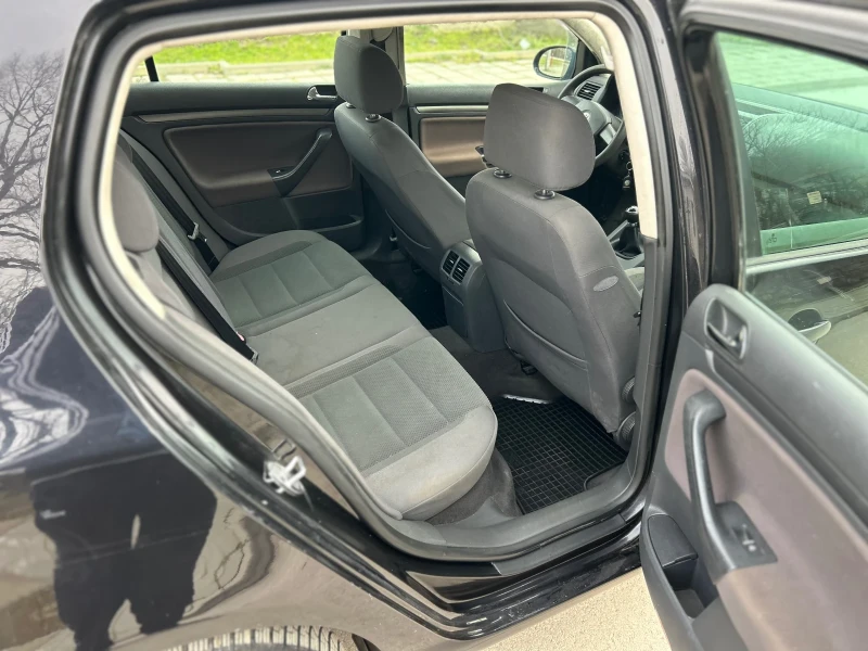 VW Golf 1.9, снимка 7 - Автомобили и джипове - 53223751