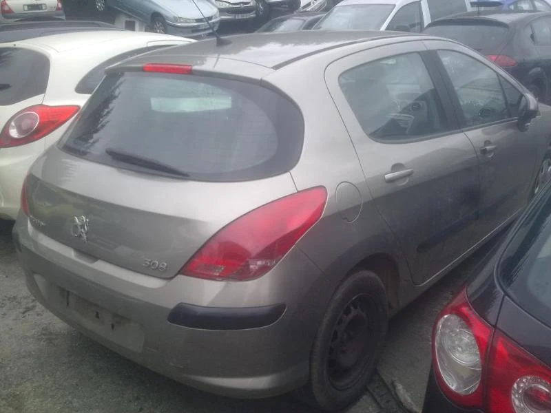 Peugeot 308 1.4i/1.6i/HDi/2.0HDi, снимка 10 - Автомобили и джипове - 26142400