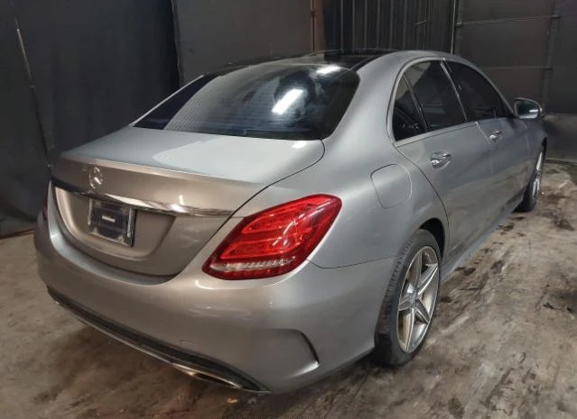 Mercedes-Benz C 300 4MATIC* AMG* Burmester* LED* Пано* Подгрев* , снимка 3 - Автомобили и джипове - 48991593