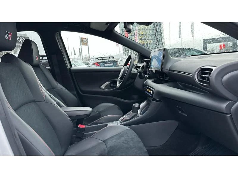 Toyota Yaris YARIS 1.5 HSD GR SPORT - изображение 6