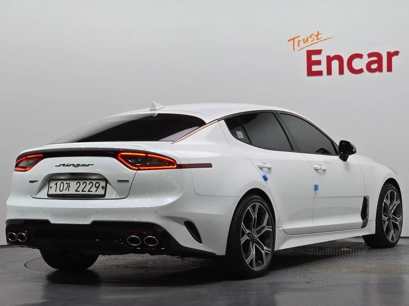 Kia Stinger 3.3 Turbo AWD| 365к.с.| ВКЛ.ТЕХНОТЕСТ, снимка 2 - Автомобили и джипове - 55558524