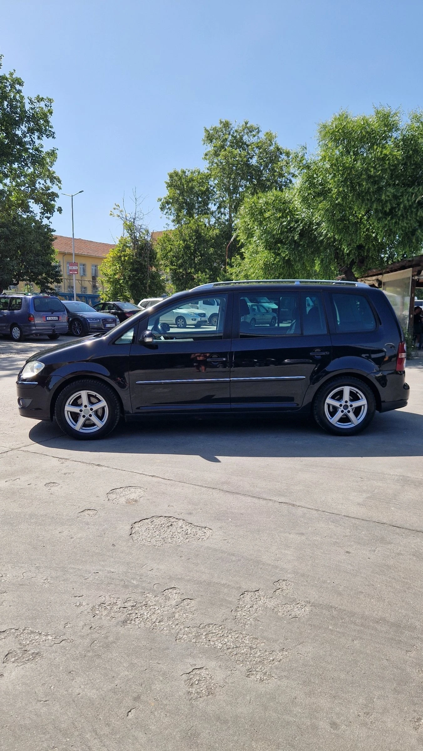 VW Touran 2.0 TDI 170к.с - изображение 4