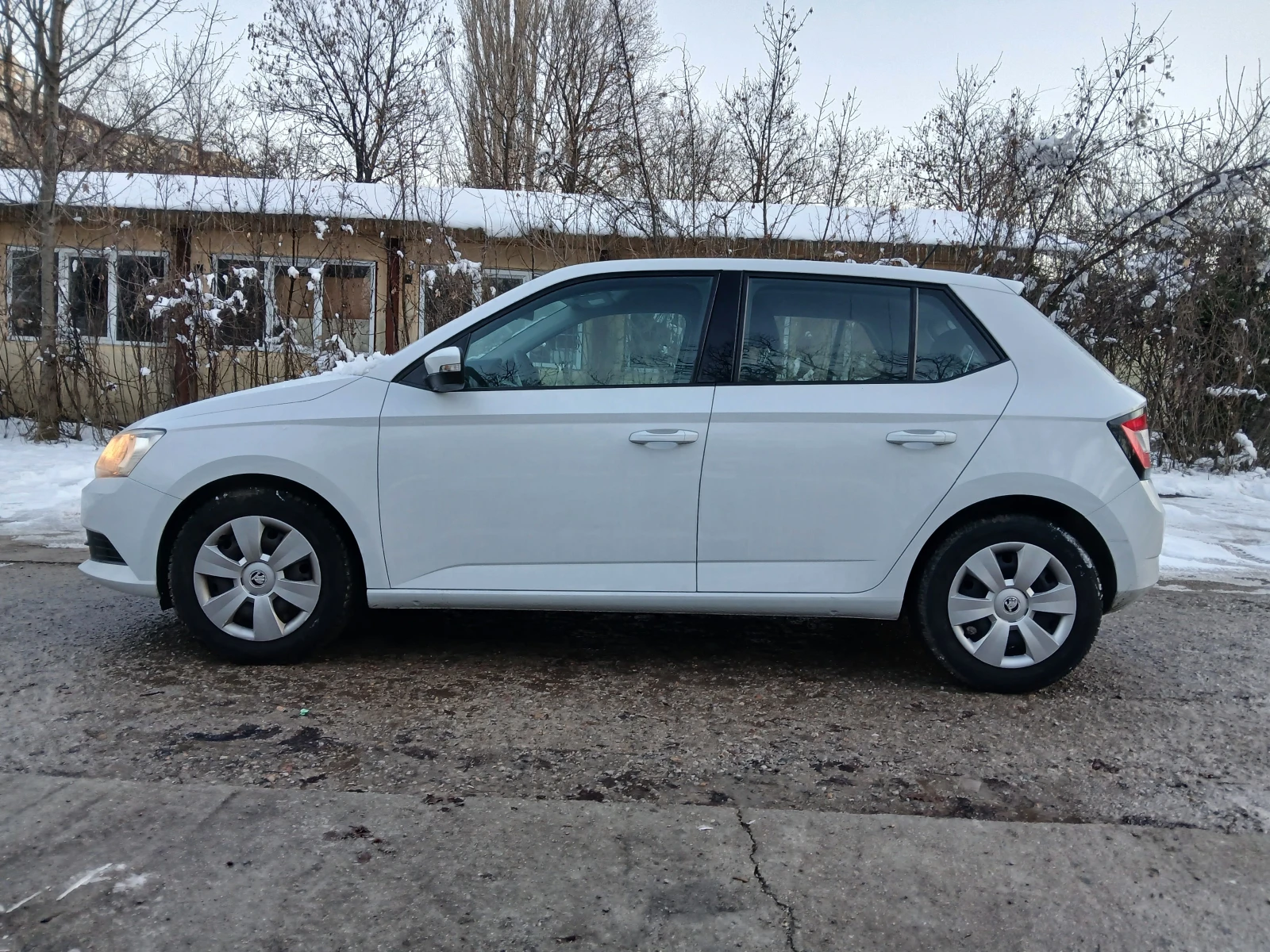 Skoda Fabia 1.0 - изображение 5