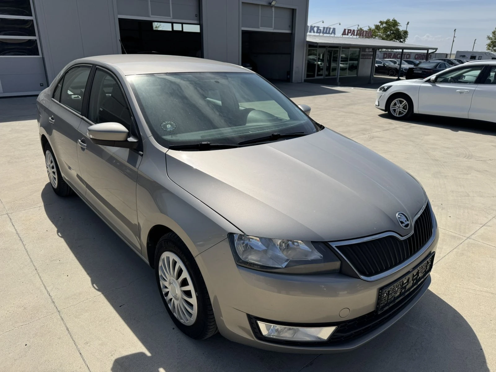 Skoda Rapid 110ps* Климатик* Парктроник*  - изображение 7
