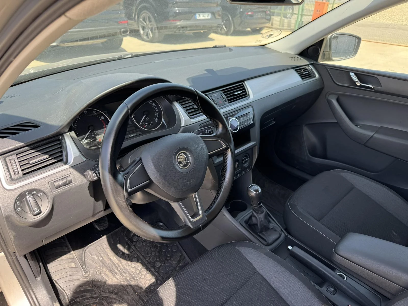 Skoda Rapid 110ps* Климатик* Парктроник*  - изображение 9