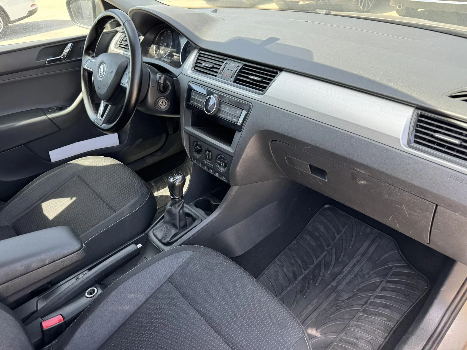 Skoda Rapid 110ps* Климатик* Парктроник*  - изображение 10