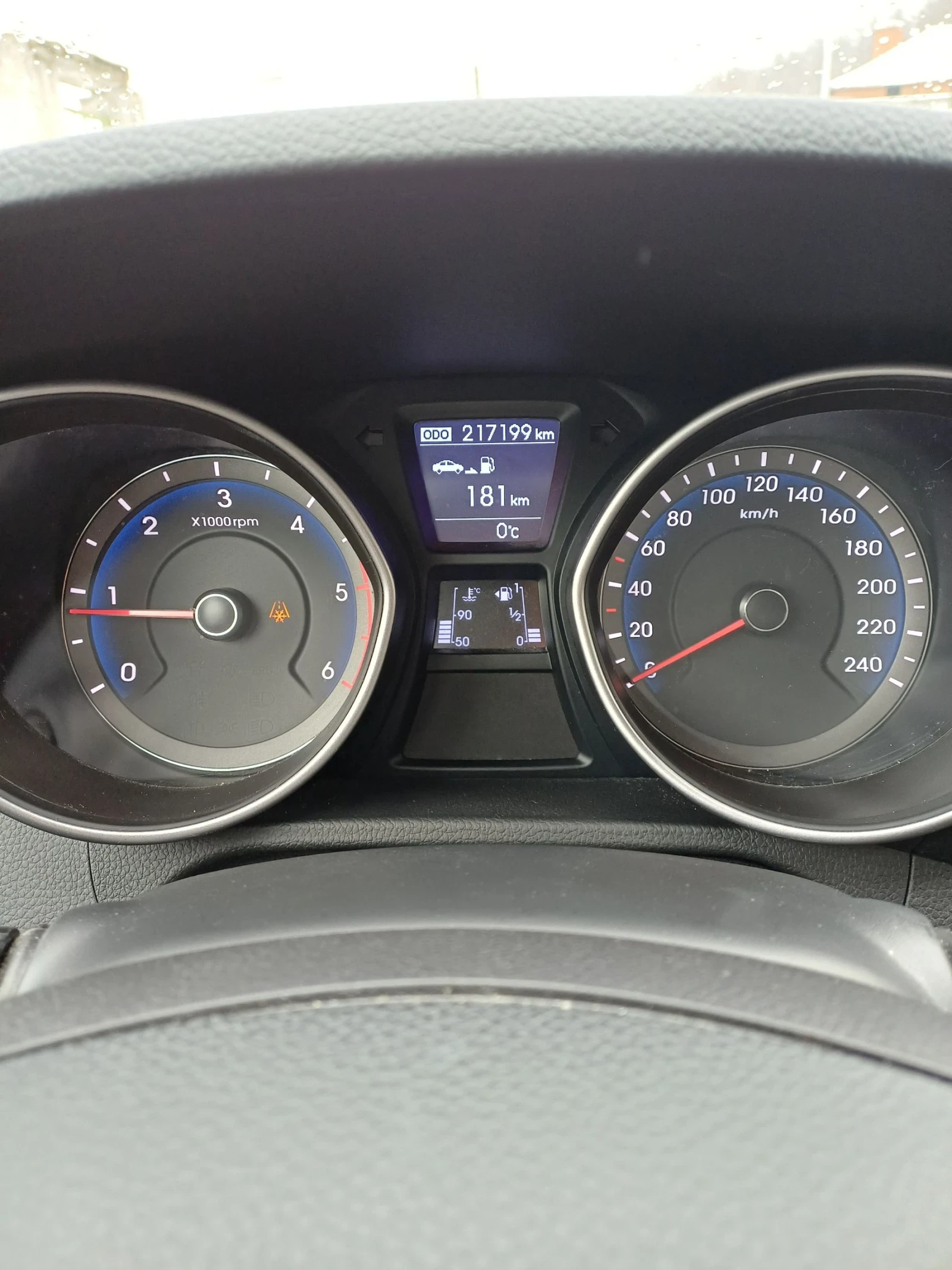 Hyundai I30 1.6 blue crdi 110кс. Евро 5 - изображение 8